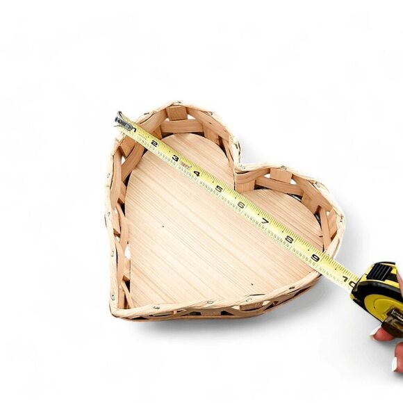 Brand New Rustic Handcrafted Wooden Heart Basket - Picture 6 of 7
